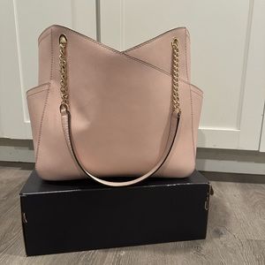 Pre loved Micheal Kors purse and wallet set
